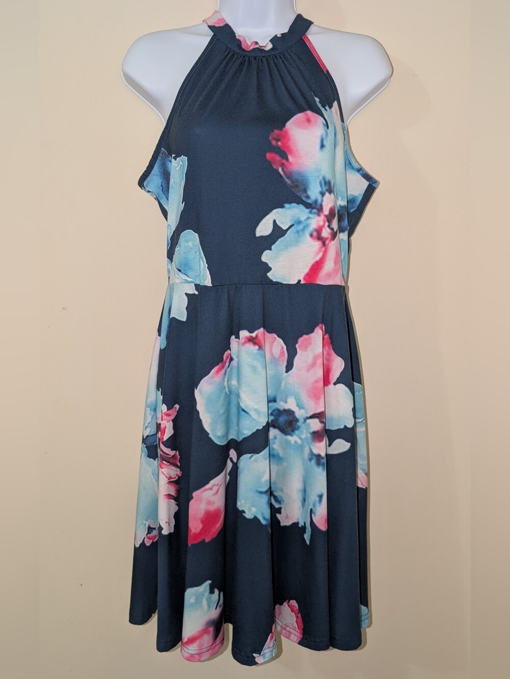 New Shows Size Medium Floral Halter Tie Dress Summer Spring Cute
